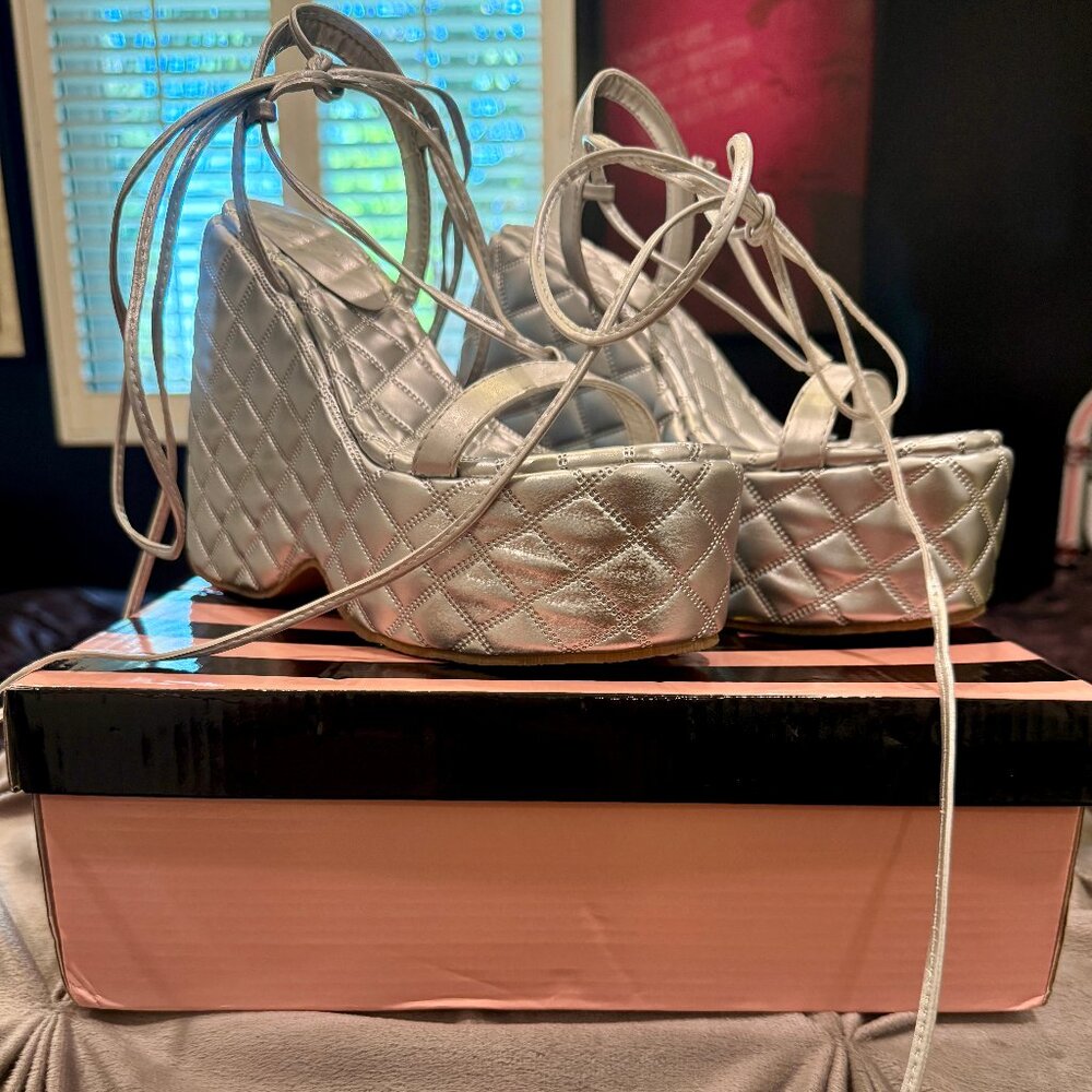 LADY GODIVA SILVER NIGHTSHADE PLATFORM LONG LACE-UP SANDALS NEW IN BOX (NWT)